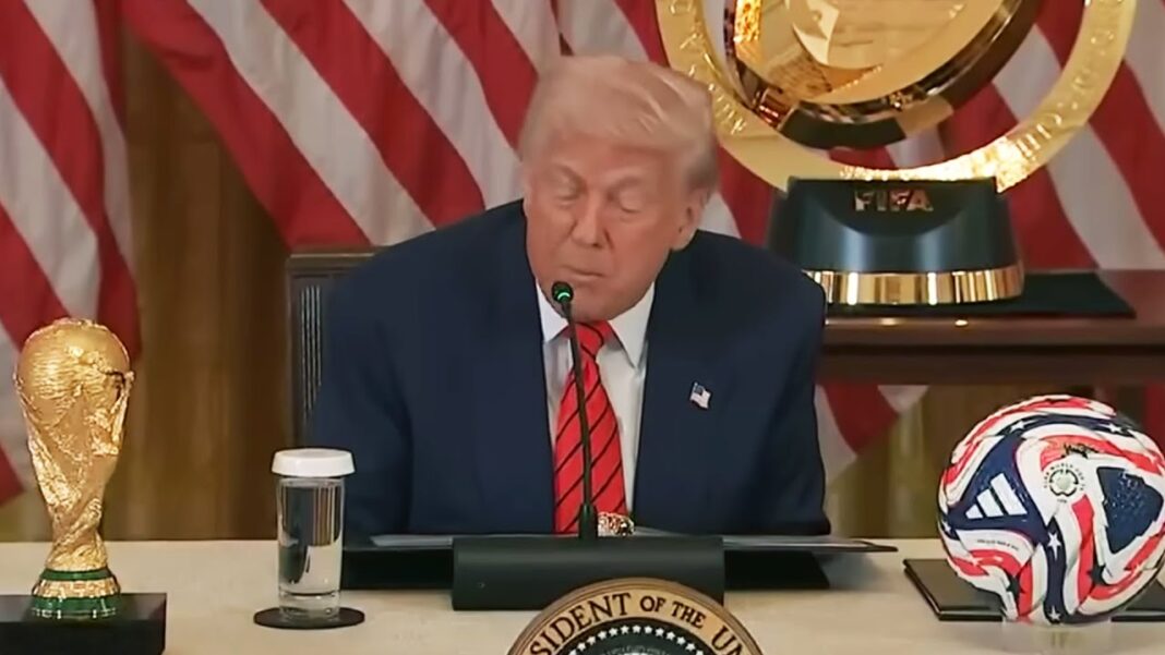 Trump’s brain MUSH, calls mobile phones “MACHINES”