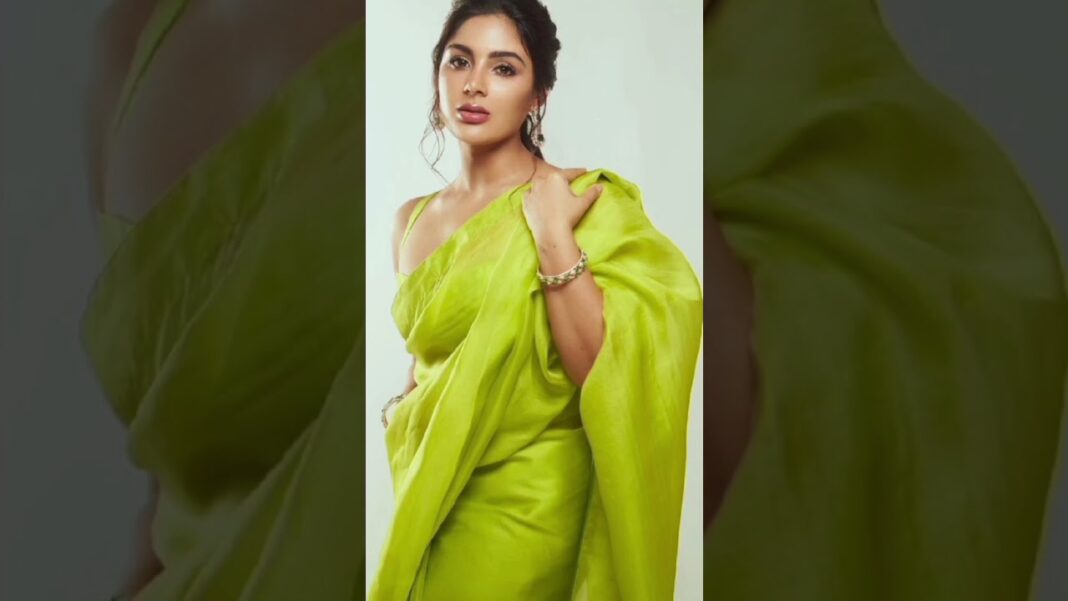 Samyukta menon in greencolour saree🥰#samyukthamenon #saree#celebrity#fashion#trends#shorts#ytshorts