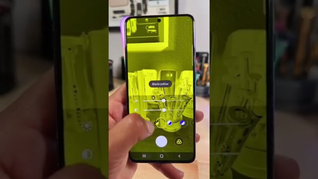 Hidden camera on your Android Phone 🤯 #samsungtips #androidtips #phonetips #tips